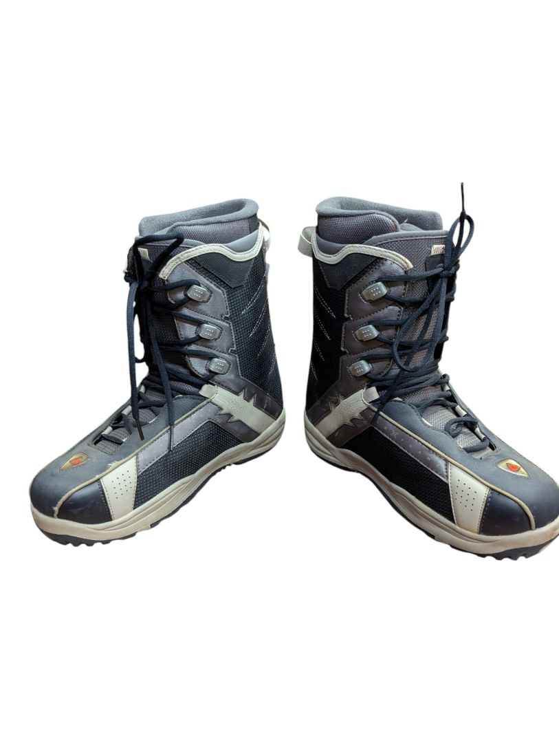 Melvin Snowboard with Bindings, Boots, Goggles & Firefly Bag