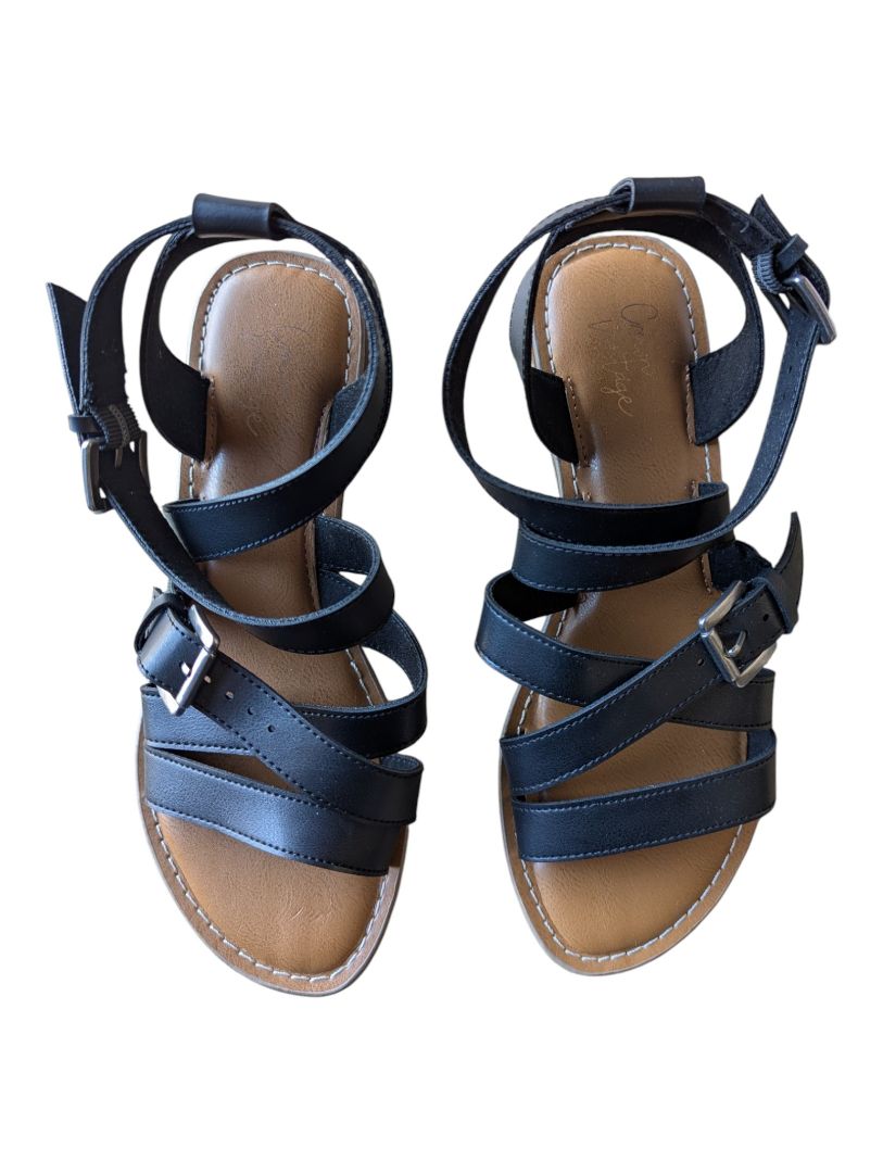 Crown Vintage Black Strappy Flat Sandals – Women’s Size 7M