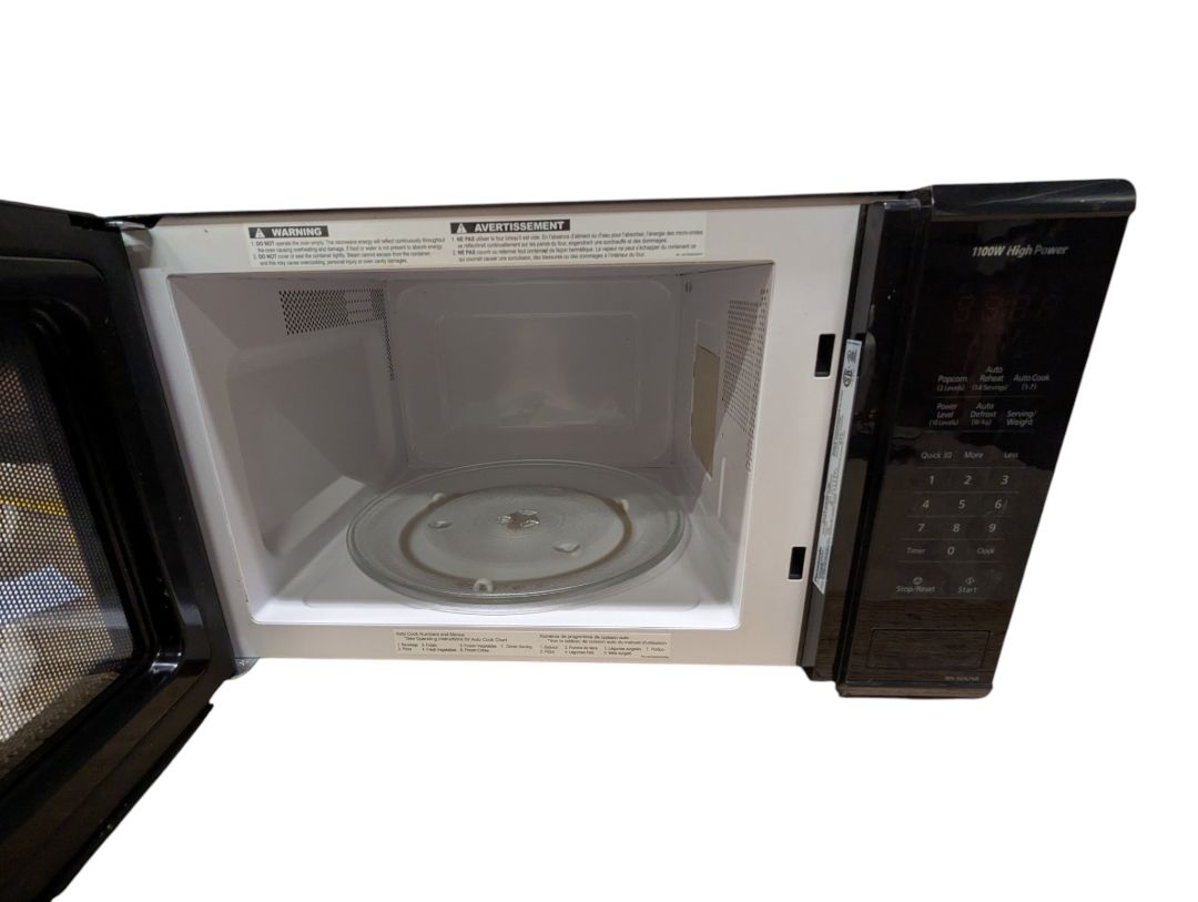 Panasonic 1100W Countertop Microwave Oven
