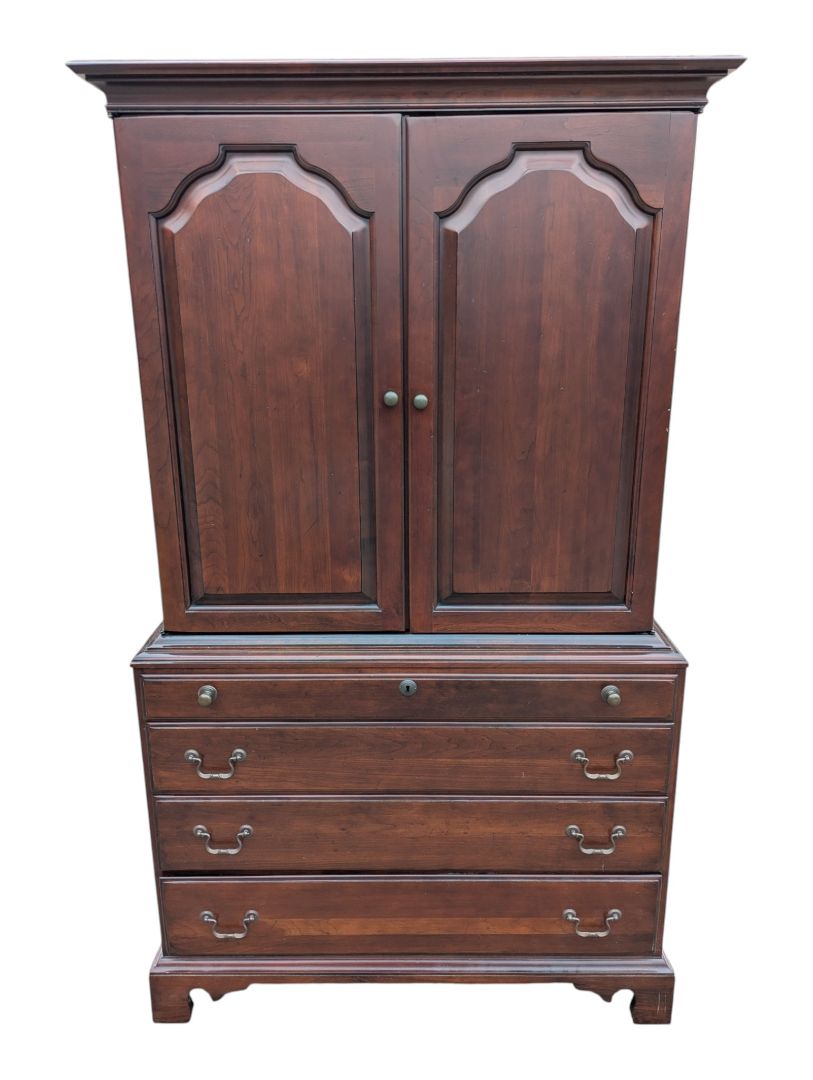 Durham Furniture Cherry-Finish Entertainment Armoire