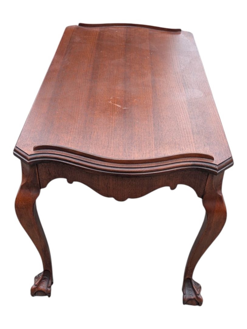 Traditional Queen Anne Style Mahogany Coffee Table