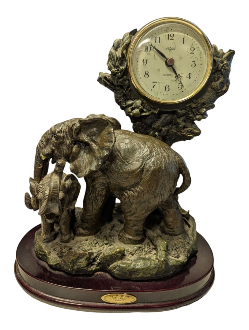 The Natelia Collection Elephant Family Quartz Mantel Clock