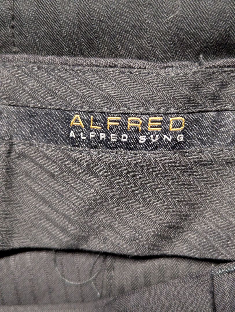 Alfred Sung Men’s Charcoal Pinstripe Wool Suit