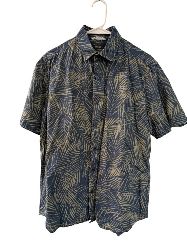 RW&CO. Regular Fit Leaf Print Short Sleeve Shirt – M