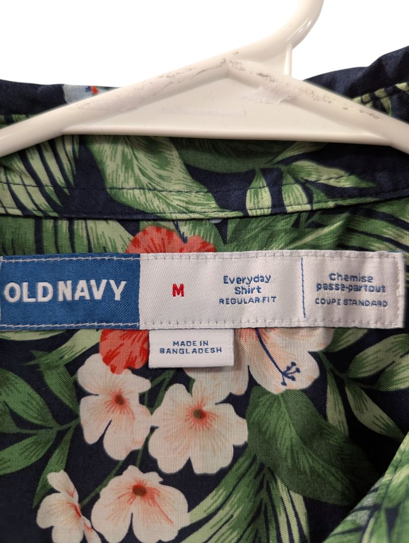 Old Navy Men’s Tropical Floral Shirt – Medium