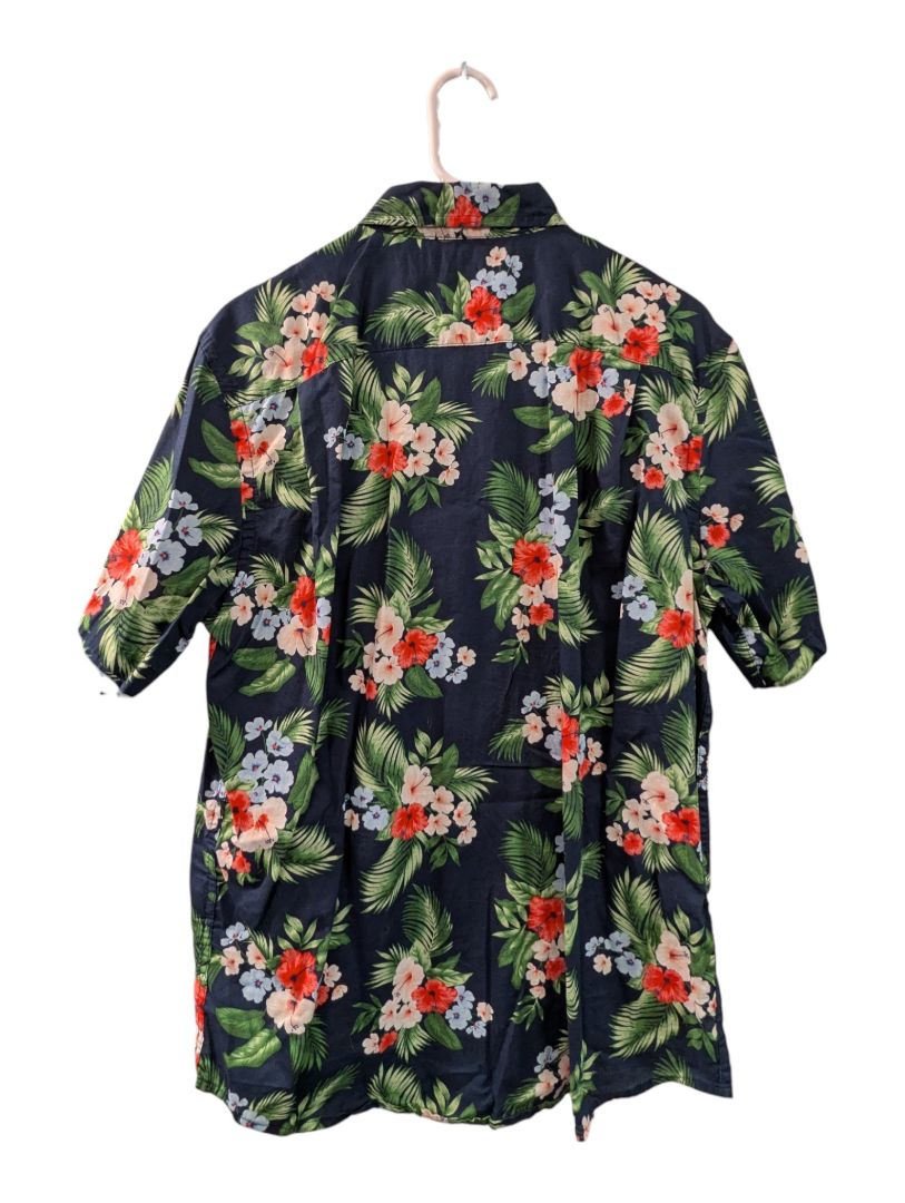 Old Navy Men’s Tropical Floral Shirt – Medium