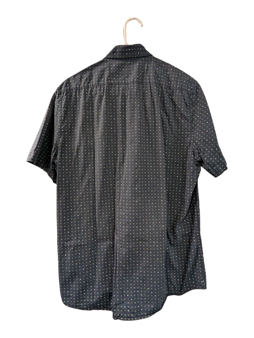 RW&CO. Slim Fit Geometric Print Short-Sleeve Shirt – Medium