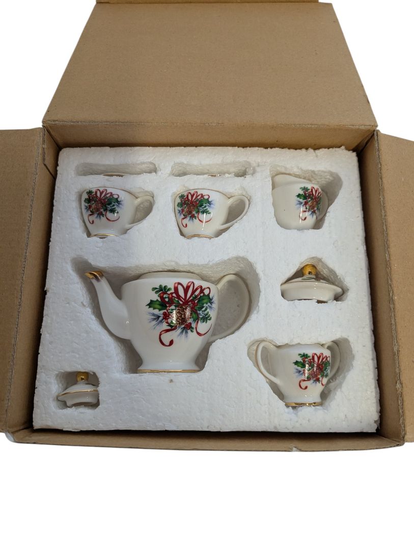 Avon Fine Collectibles Miniature Holiday Tea Set