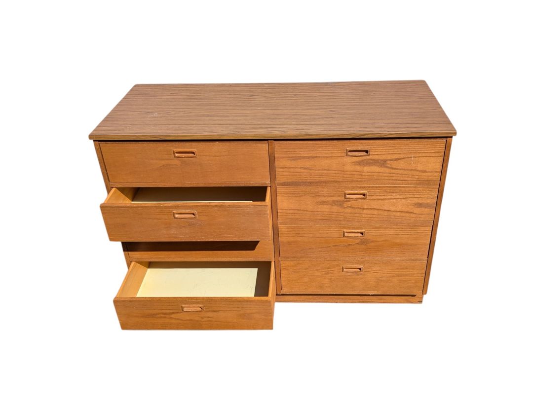 Vintage 8-Drawer Wood-Look Dresser
