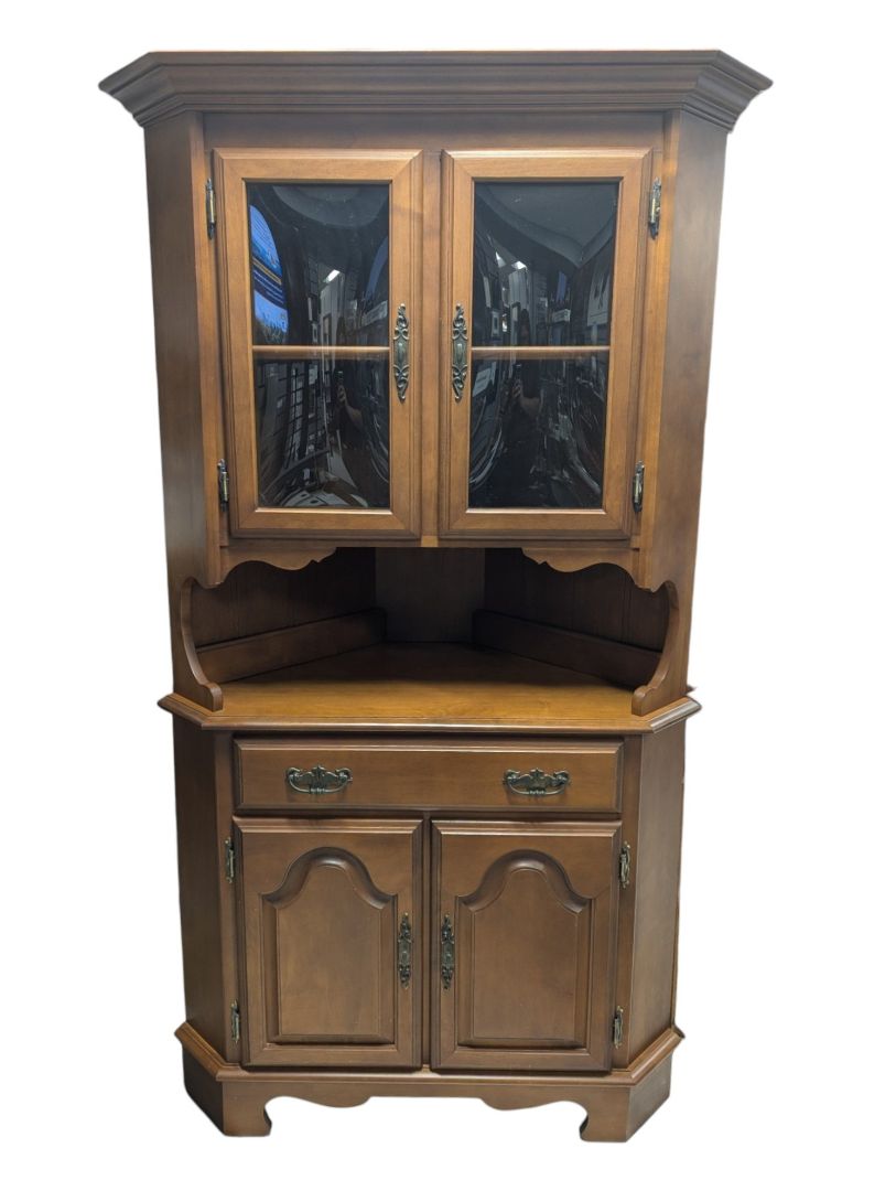 Krug Bros. Saugeen Maple Corner China Cabinet