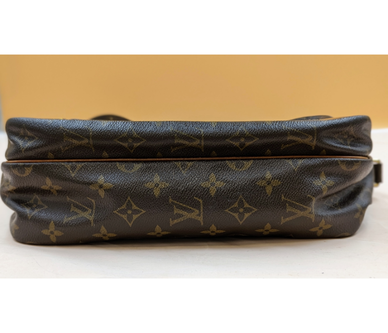 Louis Vuitton Shoulder Bag Jewelry KW Consignment Inc. 1370.00