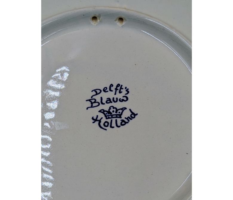 Set of 2 Blue Wall Plates Furniture & Home Decor KW Consignment Inc. 45.00